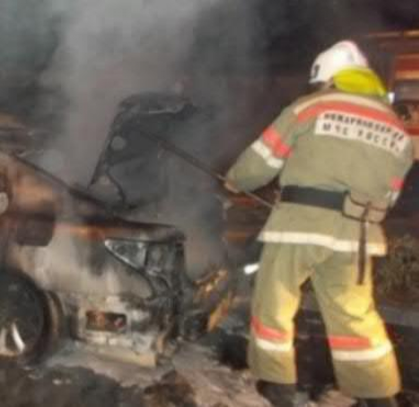 В центре Воронежа ночью сгорело ещё одно дорогое авто