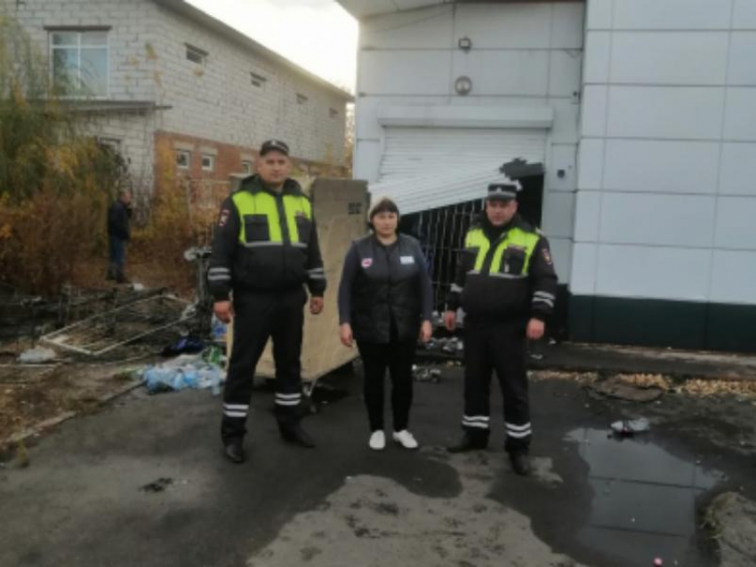 Сотрудники ДПС спасли воронежский магазина от пожара
