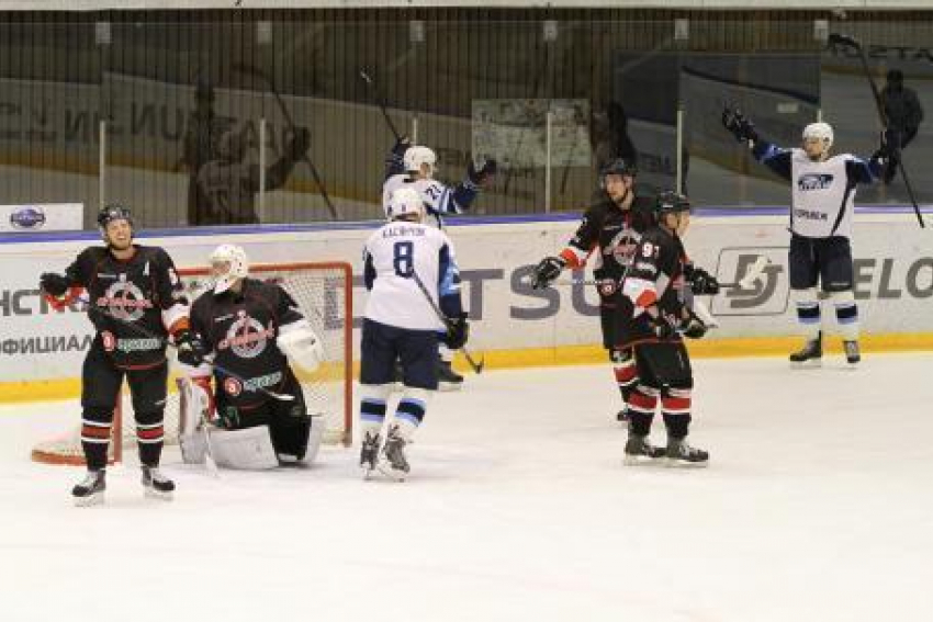 Воронежский «Буран» выиграл у «Челмета», забив одну шайбу