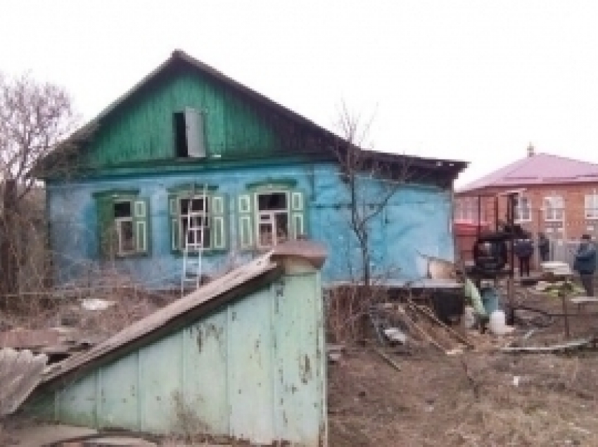 Мать и ее 3-летняя дочь погибли на пожаре в Воронежской области