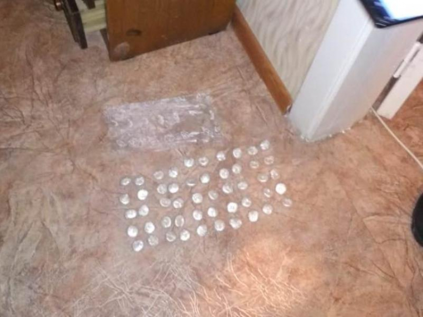 Иностранцы превратили съемную квартиру на Шишкова в склад наркотиков