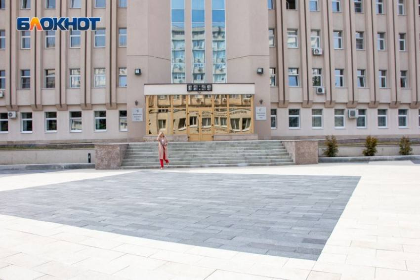 Что запрещено делать охранникам Воронежской облдумы и сколько это стоит