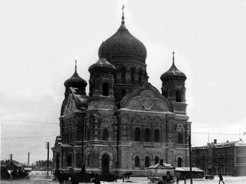 Взорвать величественный Владимирский собор решили власти 95 лет назад в Воронеже
