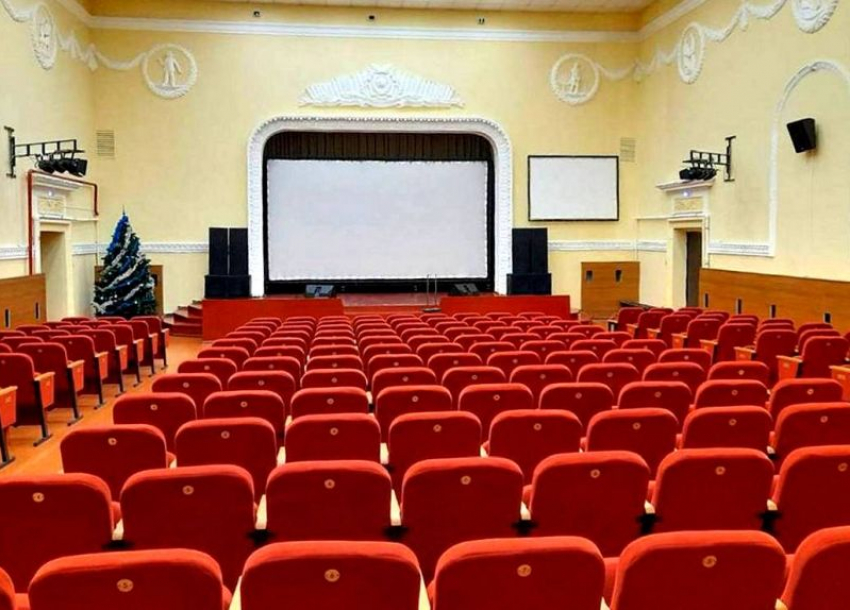 Кинотеатр за 9 млн рублей открыли в селе Латной Семилукского района под Воронежем