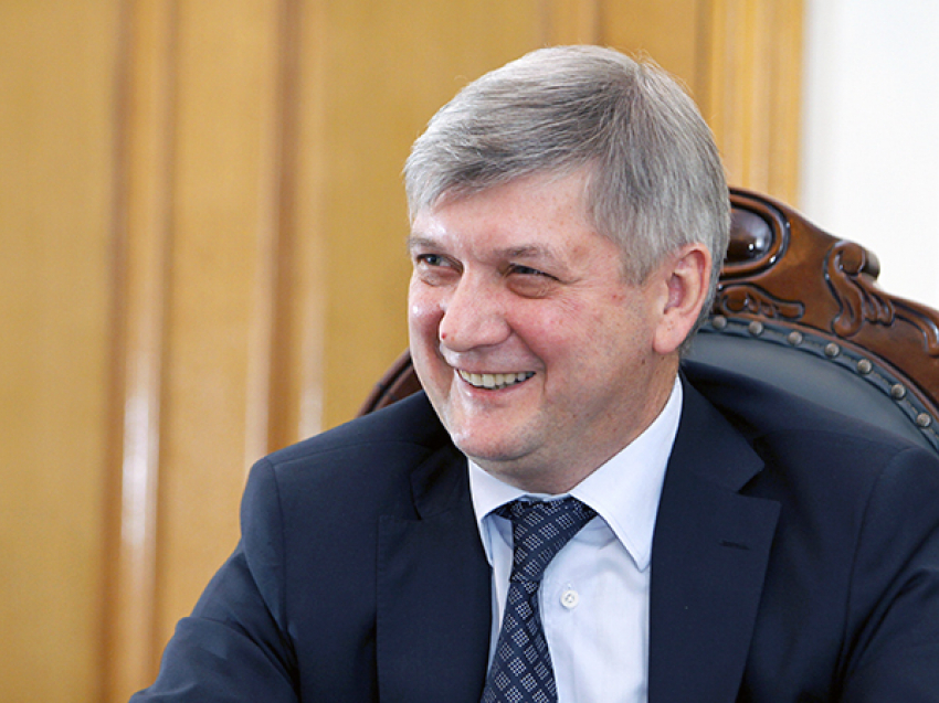 Почем с Гусева вода?