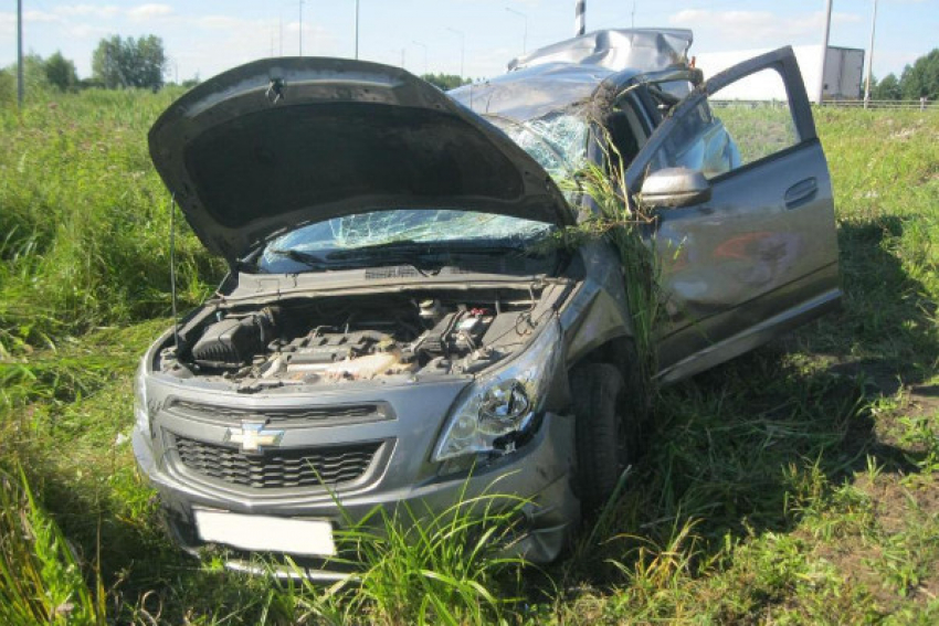 16-летний воронежец погиб в перевернувшемся на трассе автомобиле 