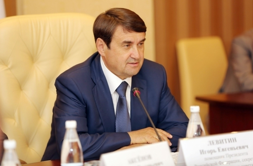 В Воронеже помощник президента предложил продлить летние каникулы