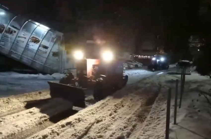 Более 3 тыс. кубометров снега убрали за ночь в Воронеже