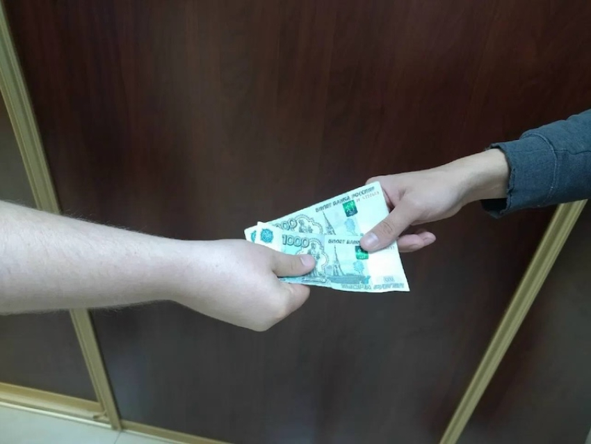 Женщину обязали вернуть пенсионерке более 1 миллиона рублей в Воронежской области