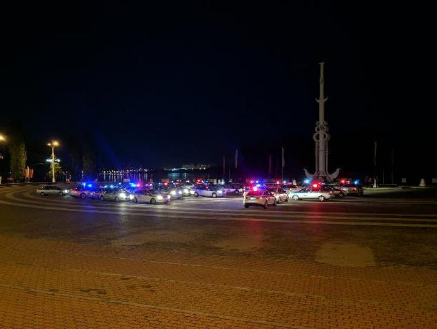 Полицейских застали за интересным занятием в Воронеже