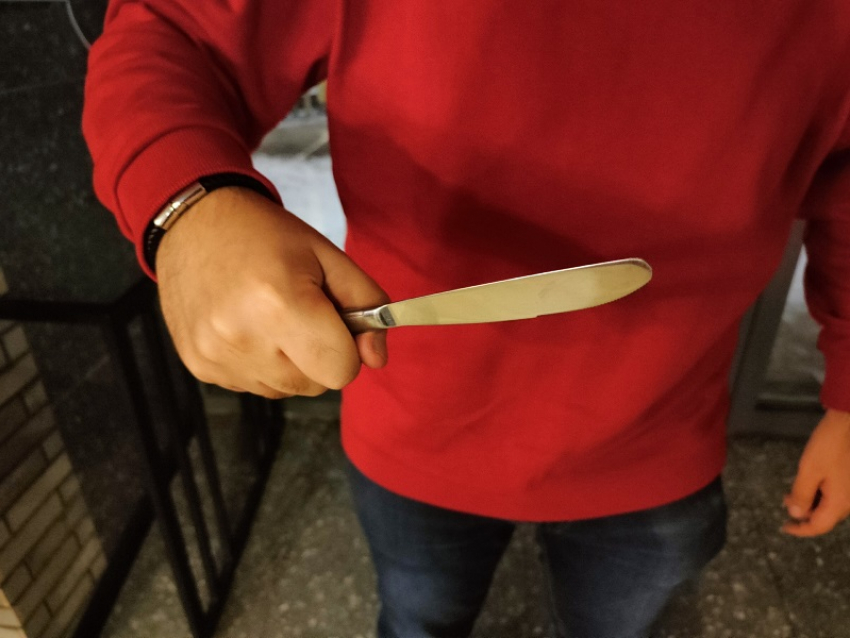 Мужчина зарезал ножом своего друга в Воронеже  