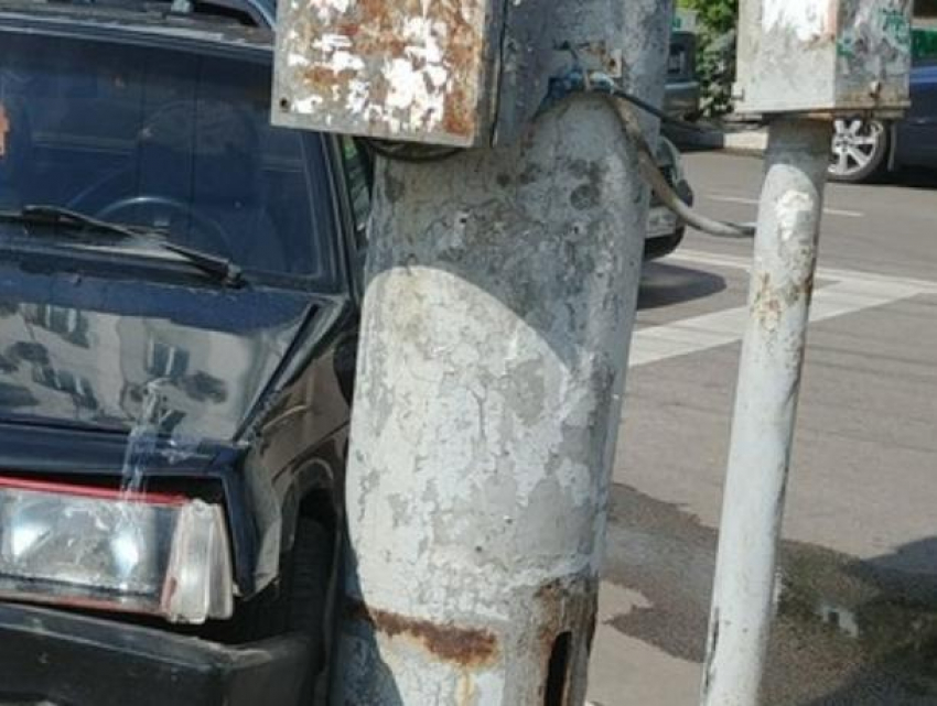 Воин парковки лихо наказал сам себя в Воронеже