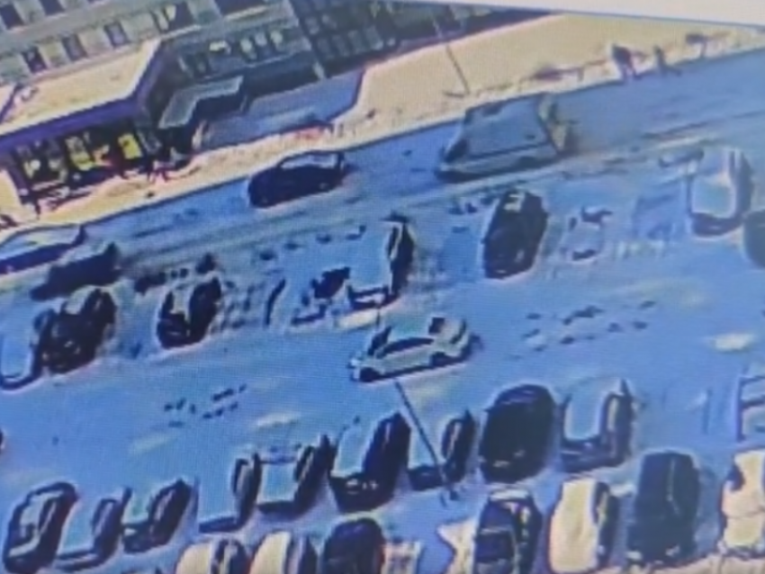  «Скорая» попала в ловушку в воронежском ЖК