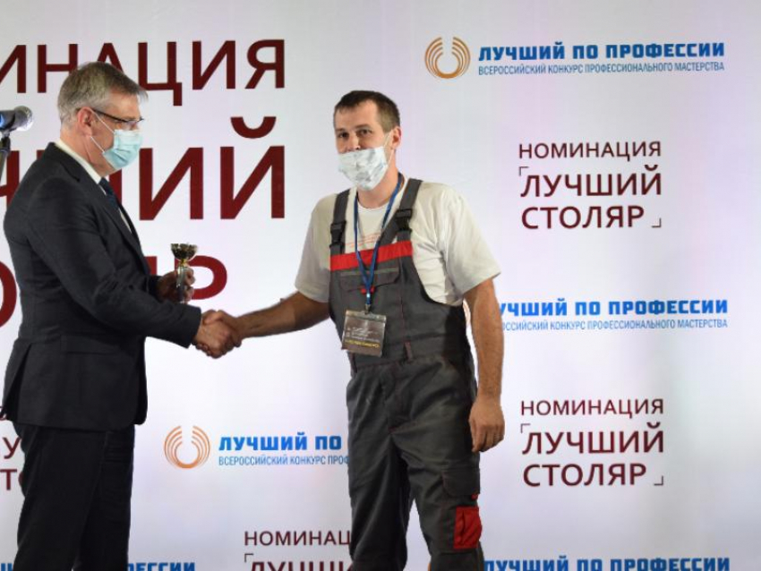 Талантливый столяр прославил Воронежскую область на всю Россию