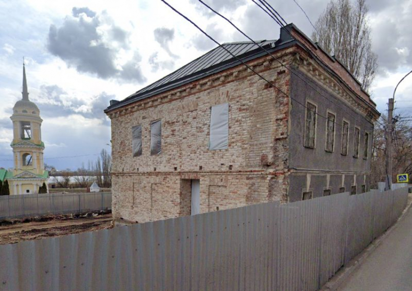 Исторический особняк у Адмиралтейской площади продают за 54 млн рублей в Воронеже