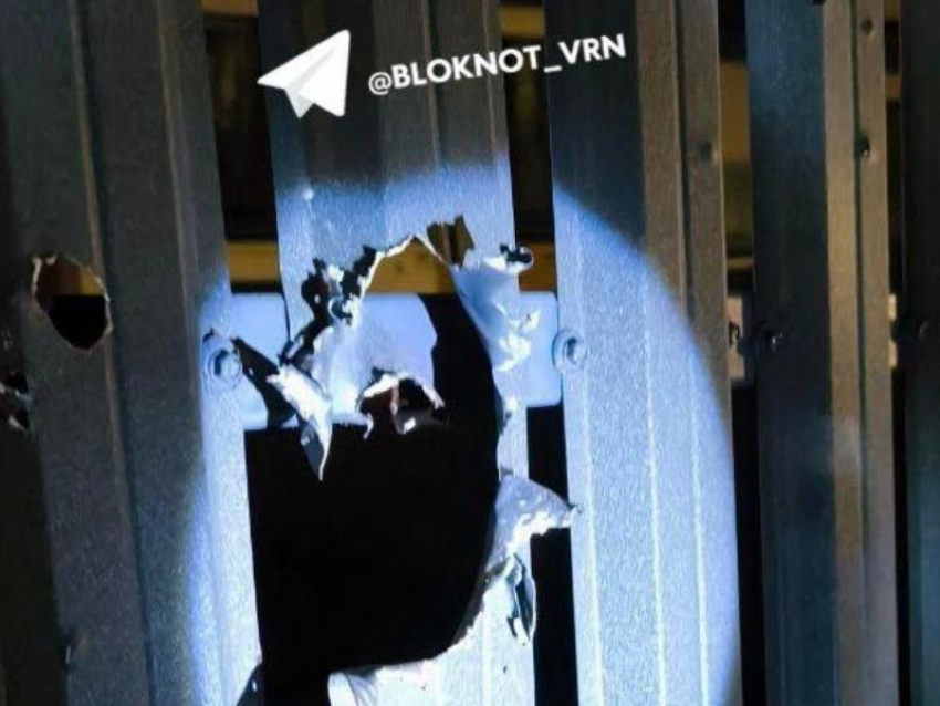 Последствия падения дрона показали на фото в Воронежской области 
