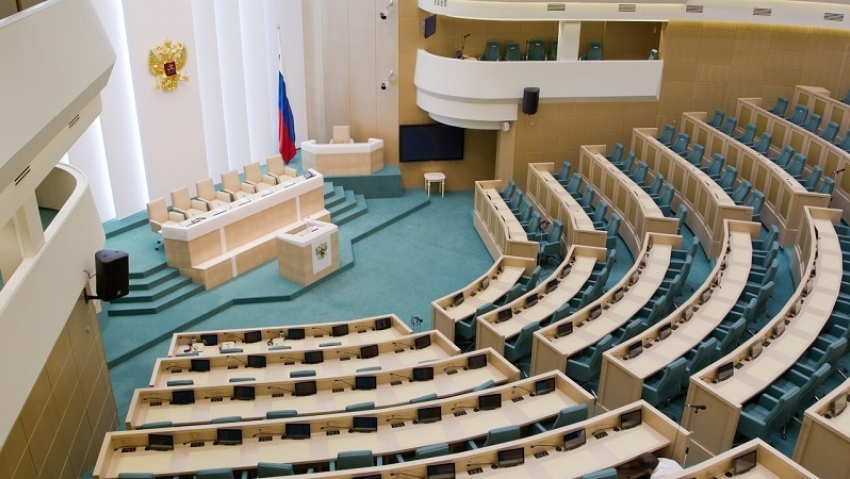 Кто из идущих в губернаторы подобрал самого неожиданного сенатора для Воронежской области