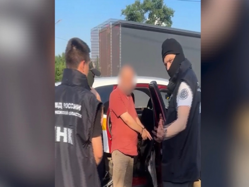 Тайник на колесах: в Воронежской области задержали курьера с крупной партией наркотиков 