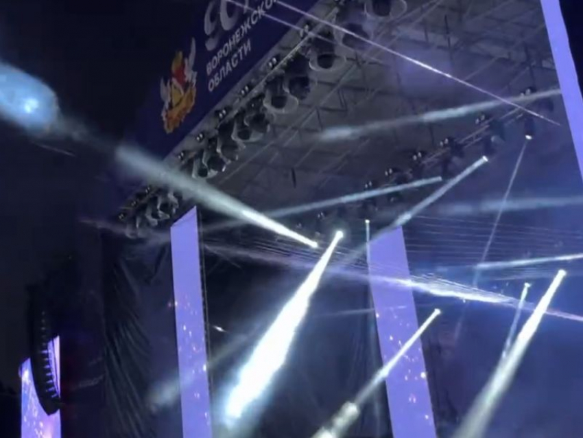 Грандиозное световое шоу сняли на видео на праздновании 90-летия Воронежской области