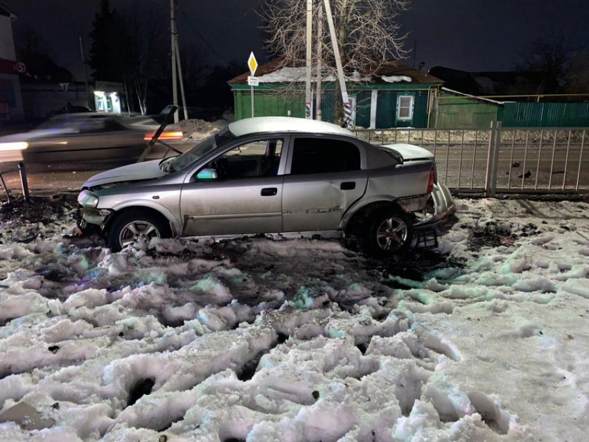 Девочка-подросток пострадала в жёстком ДТП на воронежской трассе