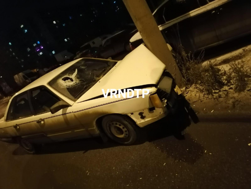 Пассажирка разбила головой лобовое стекло во время ДТП в Воронеже