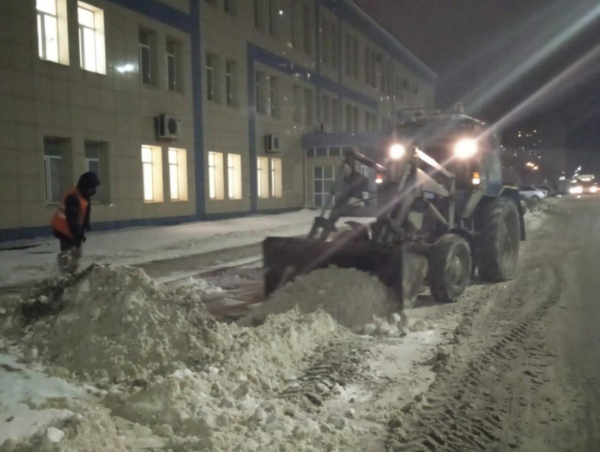 Сколько снега вывезли за ночь из Воронежа, рассказали чиновники