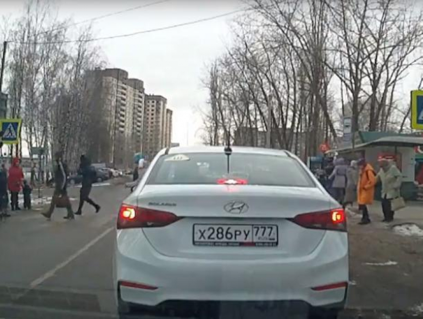 В Воронеже повышенную концентрацию «идиотов» на дороге сняли на видео