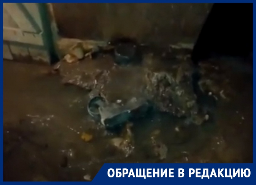 Канализационная стихия обрушилась на подвал дома в Воронеже 