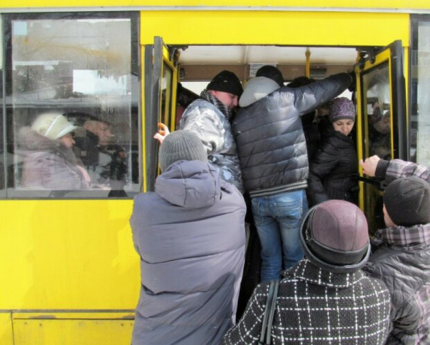 В мэрии ответили на жалобы переполненных маршруток в Воронеже