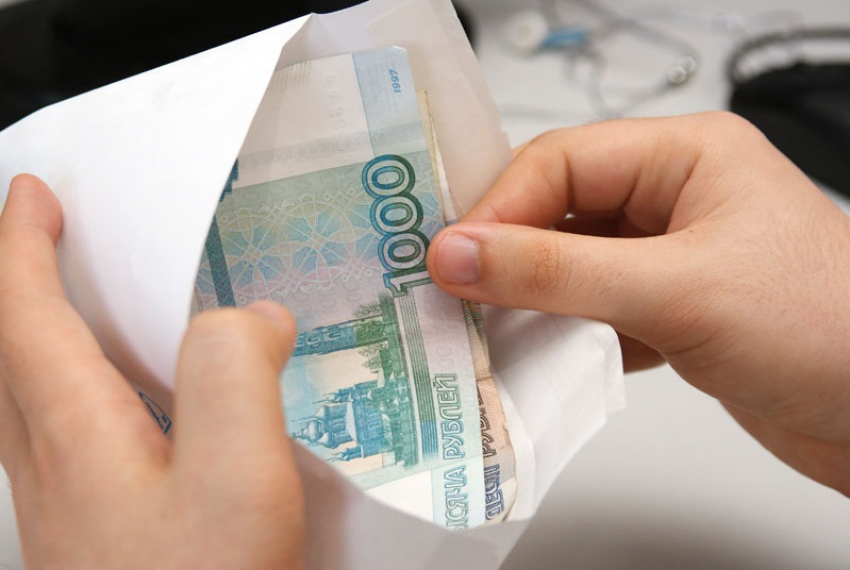Воронежца будут судить за подкуп следователя 