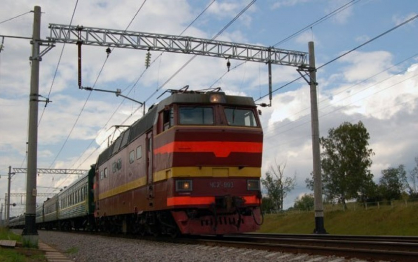 В Верхнехавском районе поезд сбил пьяного мужчину