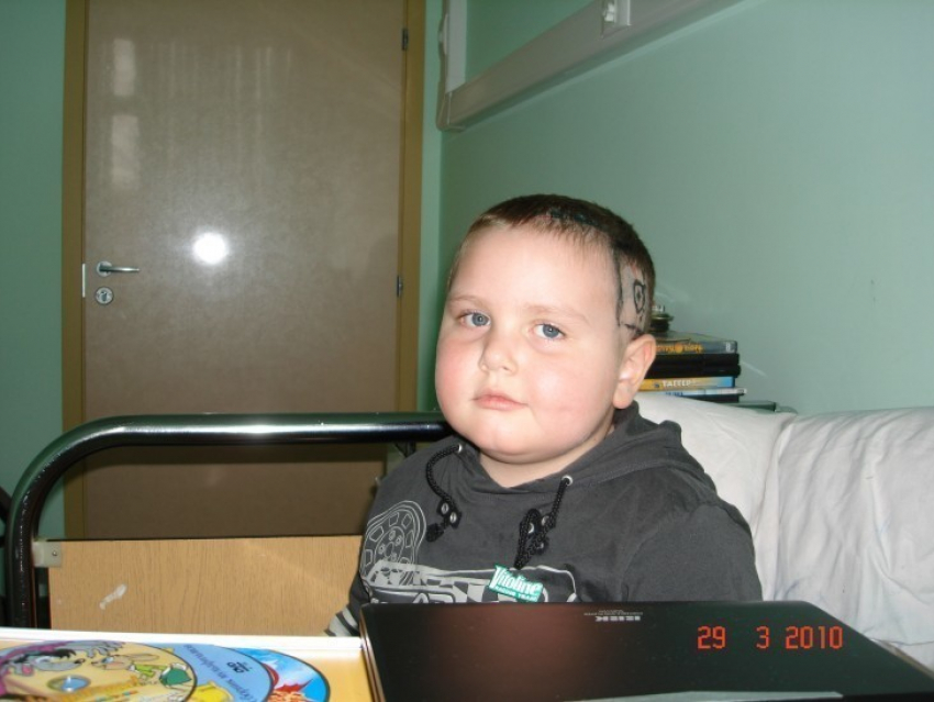 6-летний Кирилл Руднев по-прежнему нуждается в каждом из нас