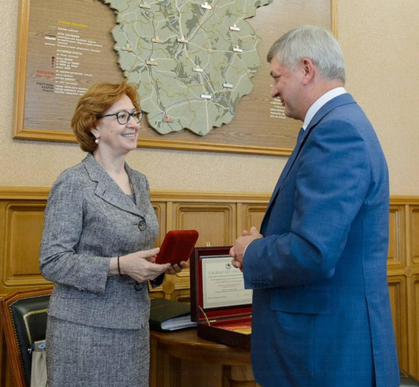 Татьяна Гордеева получила крупное денежное вознаграждение к медали «За труды во благо земли Воронежской»