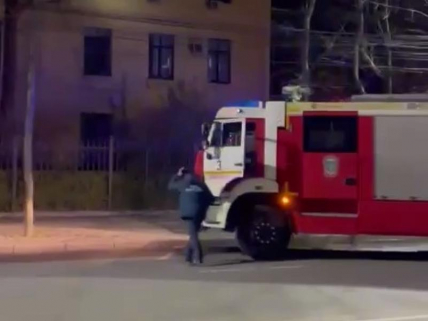 Лаборатория сгорела ночью в Воронеже - опубликовано видео с места ЧП