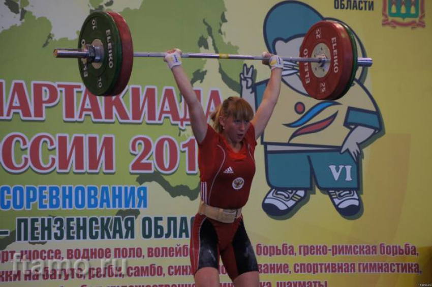 Воронежская штангистка Анастасия Петрова взяла серебро в Китае