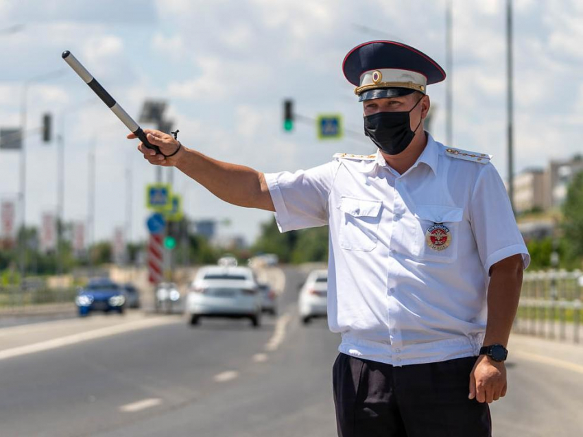Опубликован график работы подразделений ГИБДД на майские праздники в Воронеже и области
