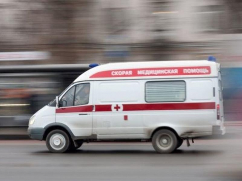В Воронеже 115-й автобус сбил женщину у остановки