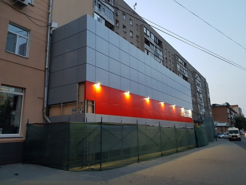Магазин «Пятерочка» испортил архитектурный стиль в центре Воронежа