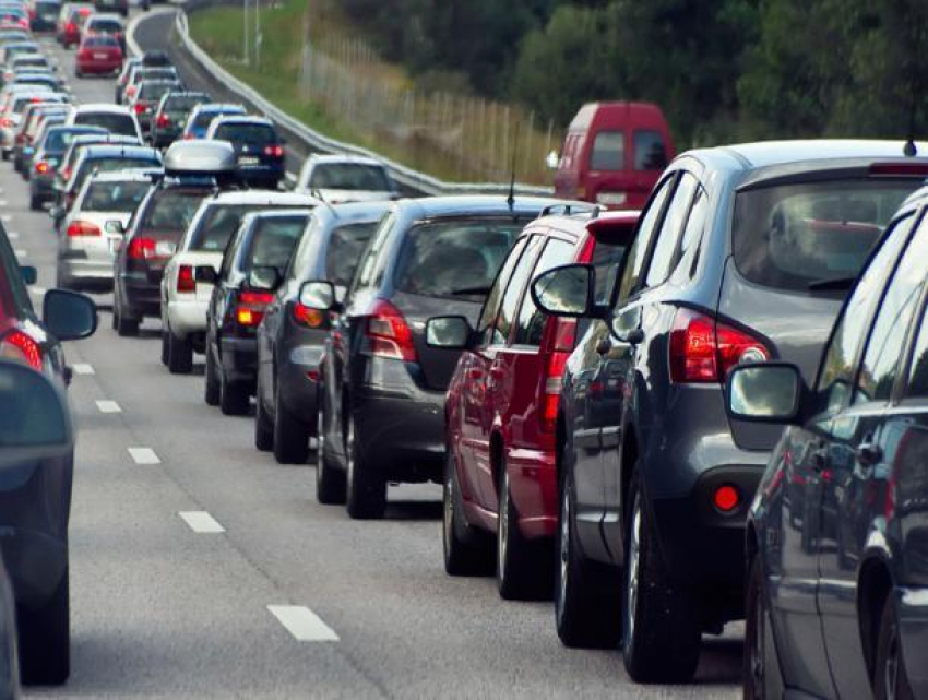 На подъезде к Воронежу образовалась 16-километровая пробка