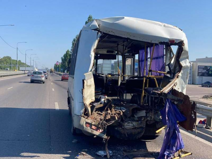 Прокуратура организовала проверку после ДТП с маршруткой у «Града» в Воронеже