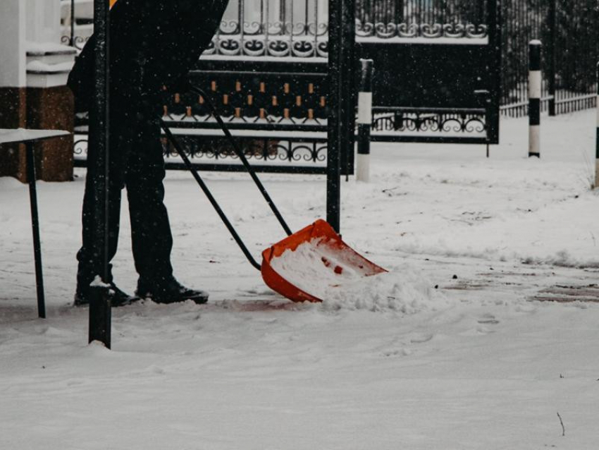 Воронежских чиновников массово наказали за плохую уборку снега