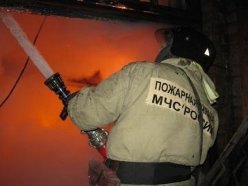 В Воронеже на Левом берегу вместе с машиной сгорел и гараж 