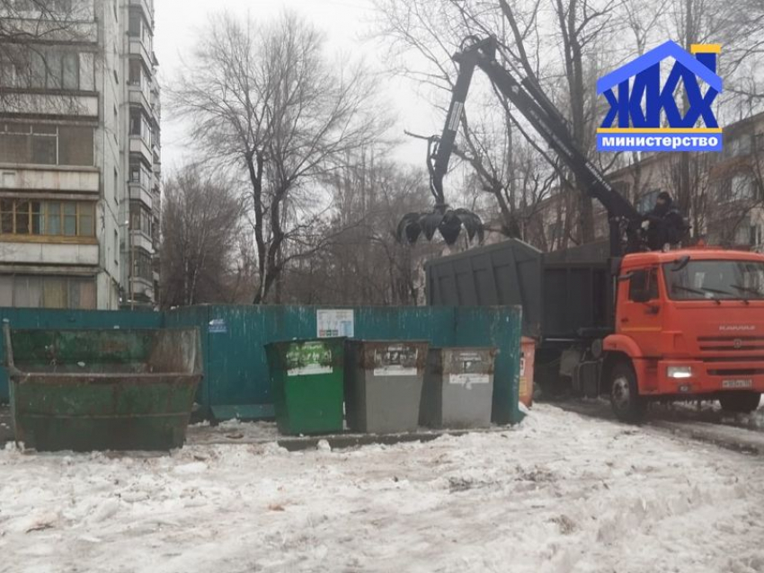 За очистку Воронежа от мусора пришлось взяться сотрудникам гражданской обороны