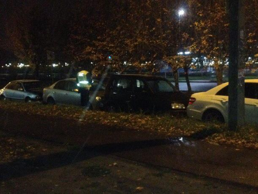 Водитель Honda протаранил 5 машин в Воронеже