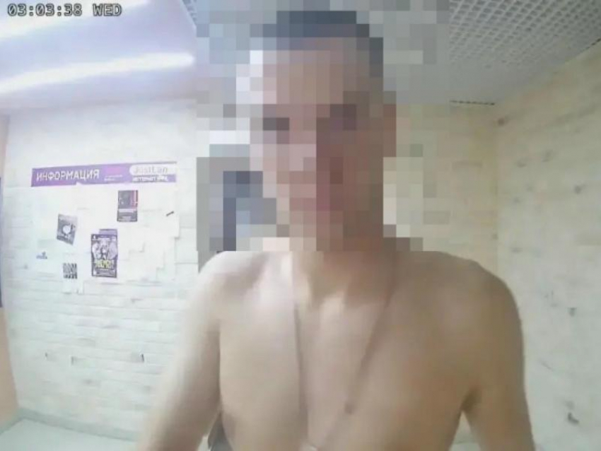 Буйный воронежский неадекват ворвался ночью в незапертую квартиру и избил хозяйку обувной ложкой
