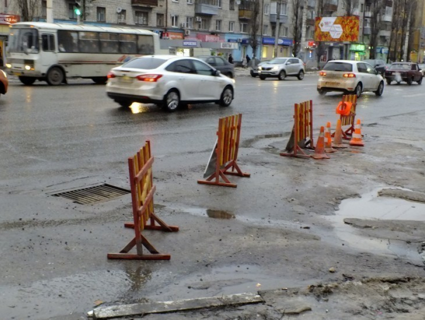 В Воронеже на улице Циолковского никак не могут решить проблему с канализацией (ФОТО)