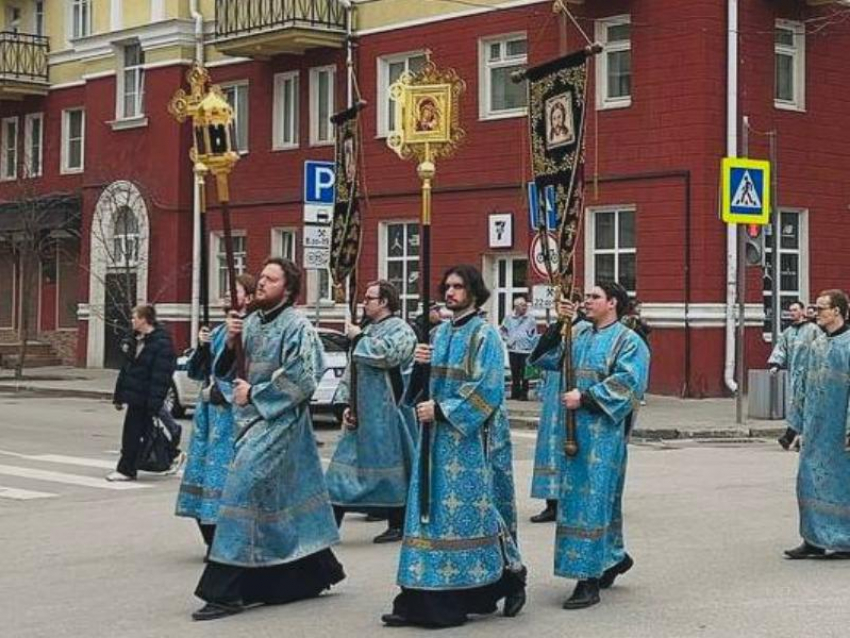 Движение в центре Воронежа перекроют из-за Крестного хода