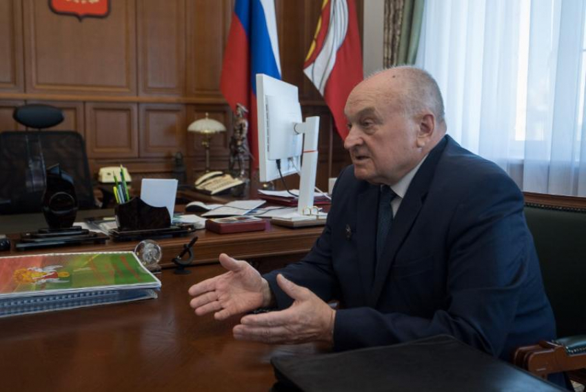 Главного метеоролога Воронежской области наградили почетным знаком 