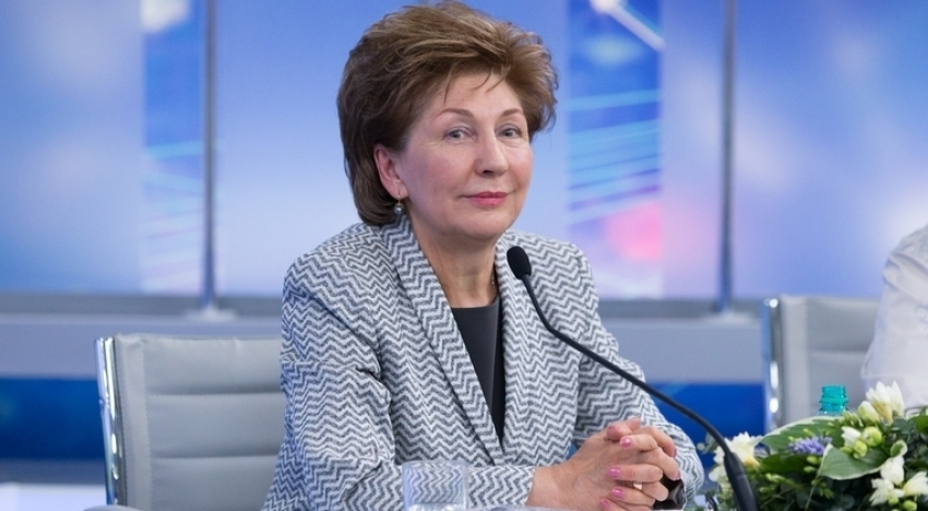 Сенатор Карелова анонсировала рост зарплат у воронежских бюджетников