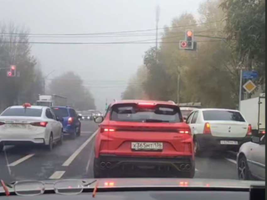Новый светофорный парадокс замечен в Воронеже